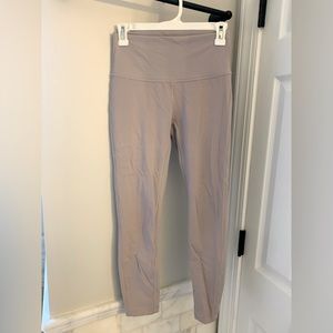 Lululemon Wunder Under High Rise leggings, size 6